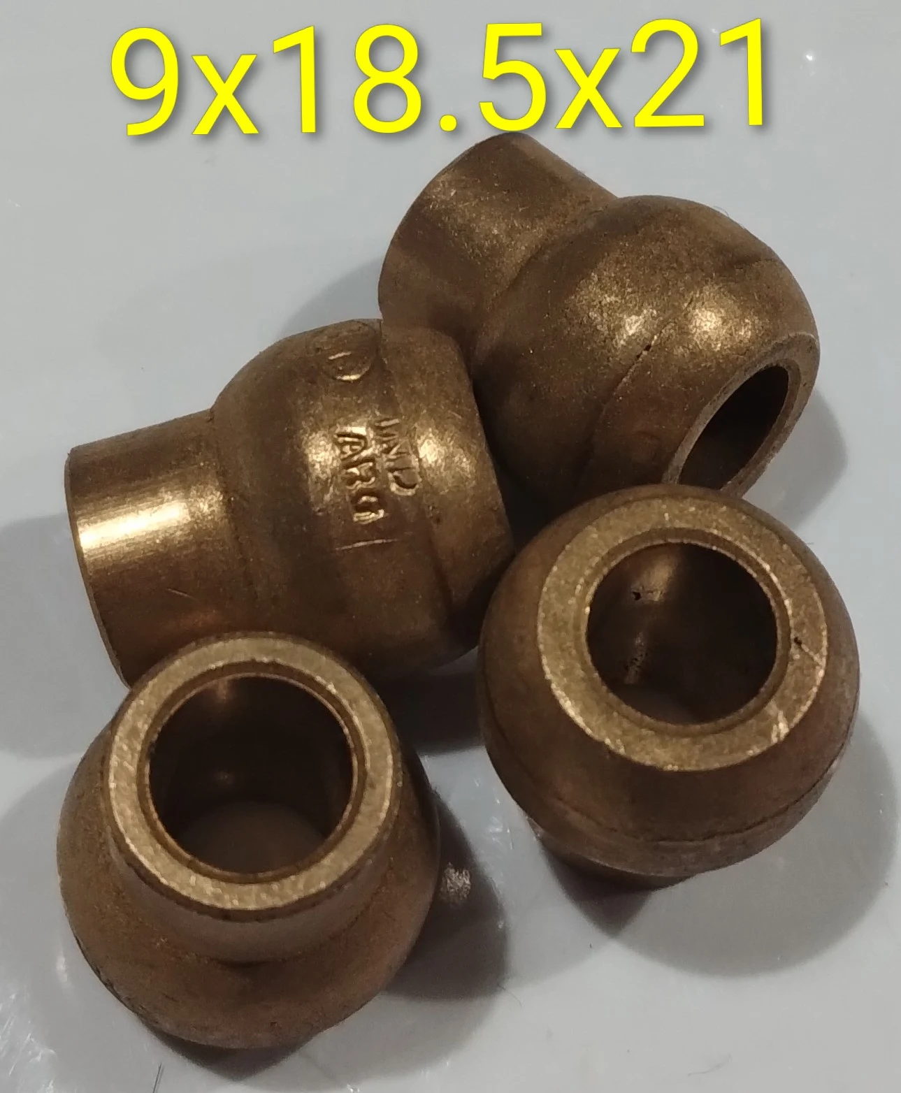 Buje esférico con cuello 9x18.5x21