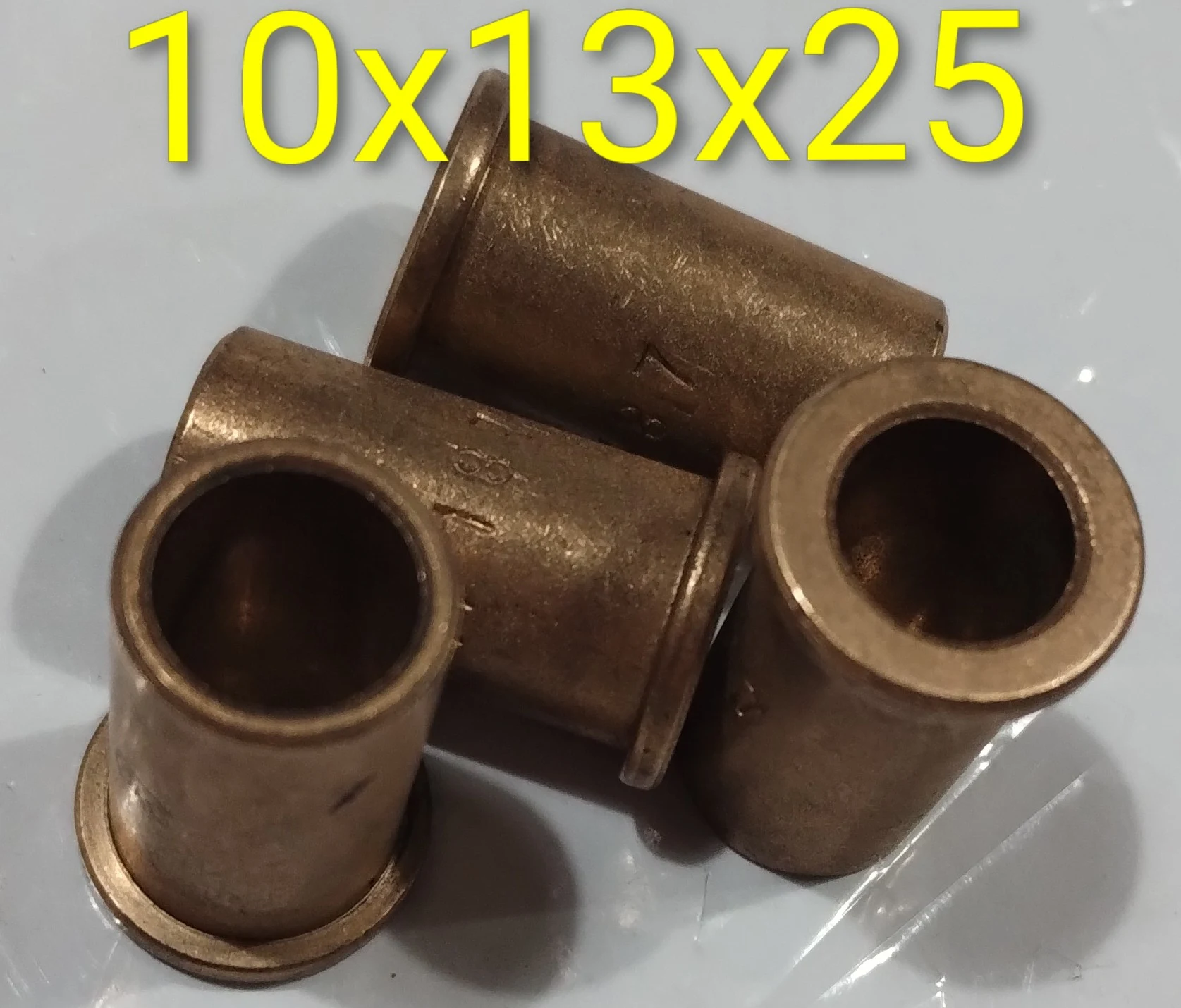 Buje cilíndrico con tope 10x13x25
