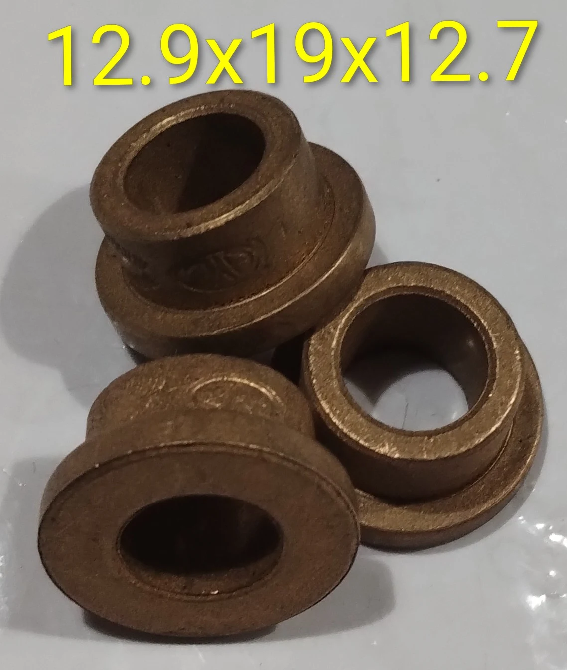 Buje cilíndrico con tope 12.9x19x12.7