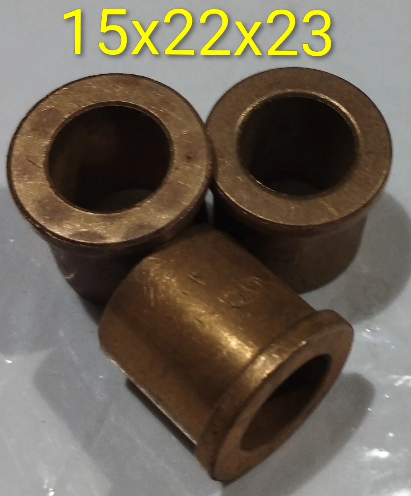 Buje cilíndrico con tope 15x22x23
