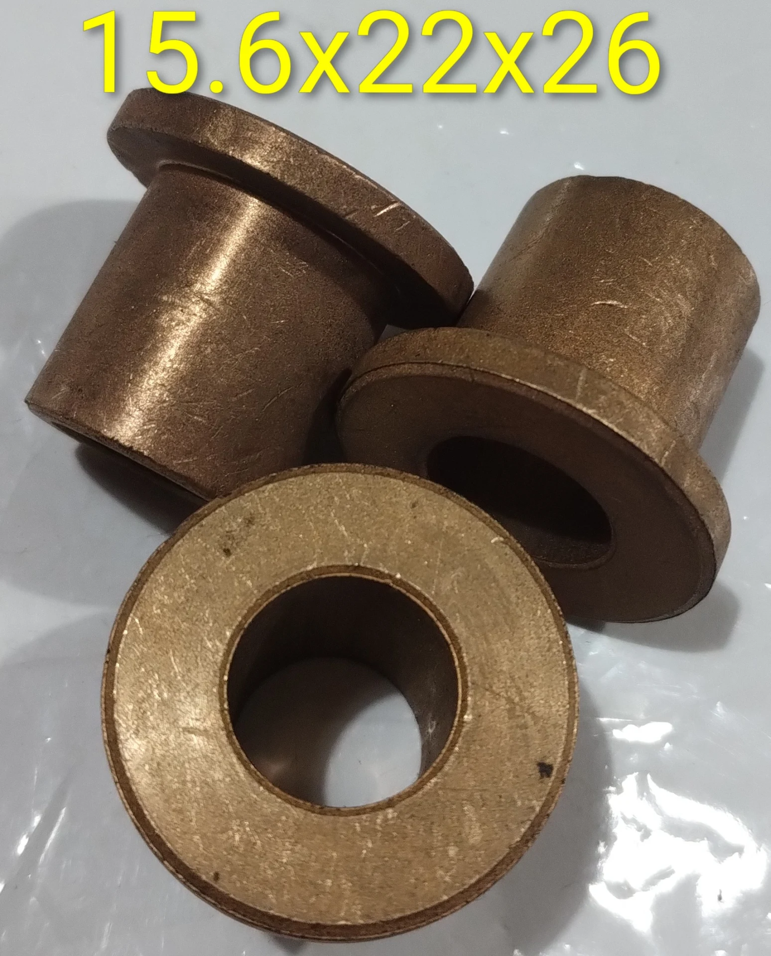 Buje cilíndrico con tope 15.6x22x26
