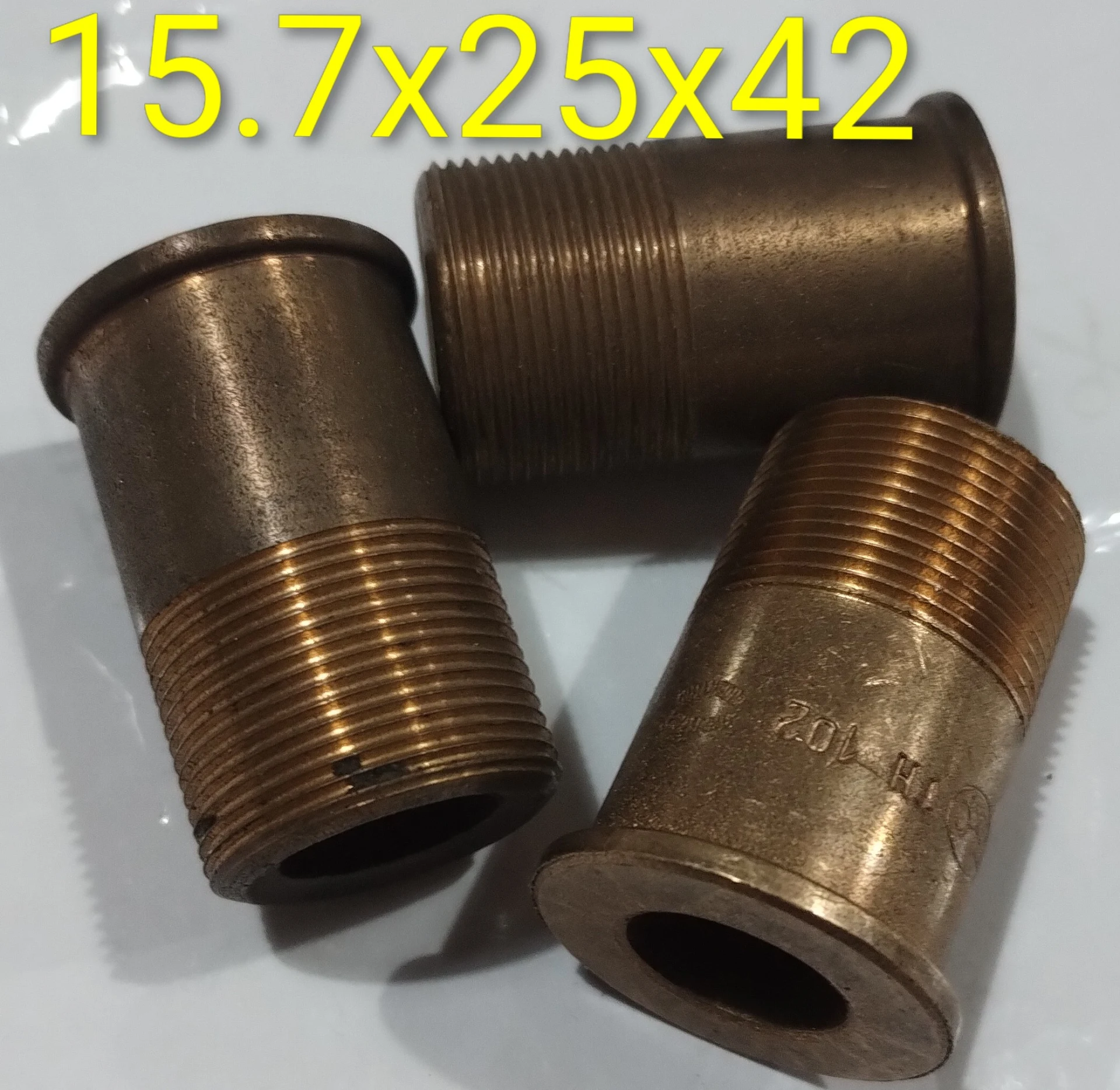Buje cilíndrico con tope 15.7x25x42