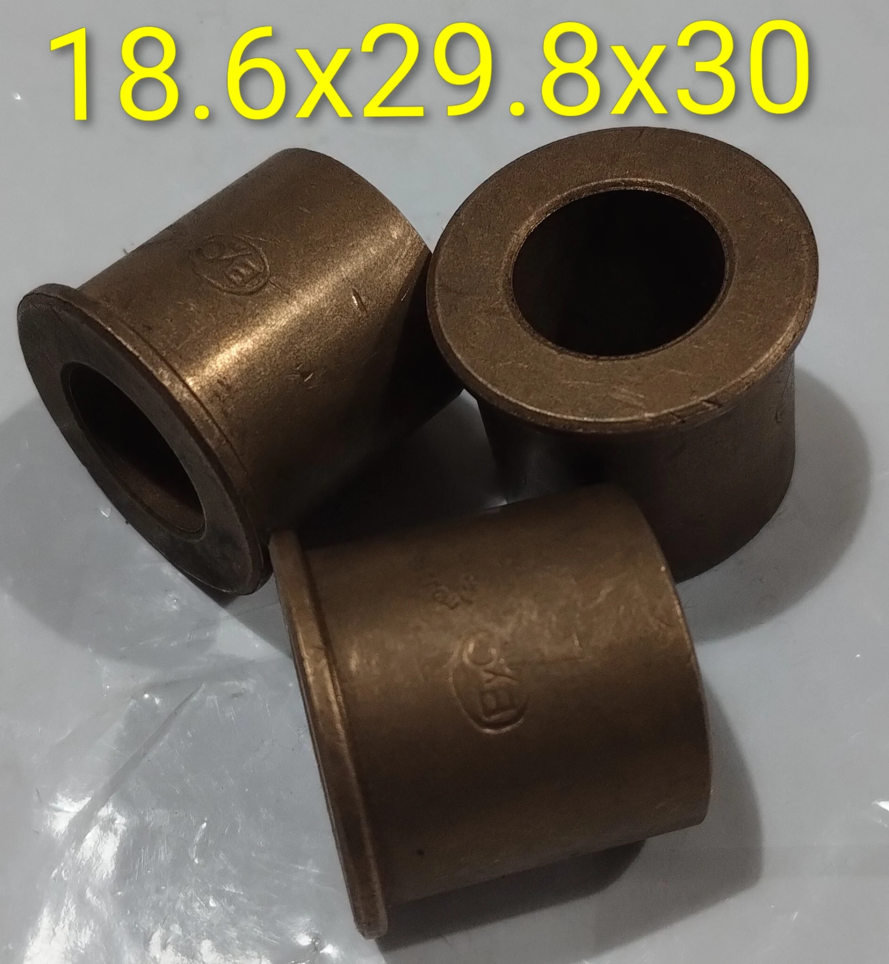 Buje cilíndrico con tope 18.6x29.8x30